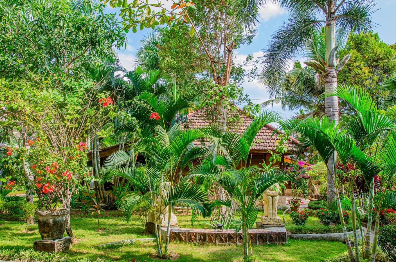 Stanley Lombok Hotell Mataram Exteriör bild