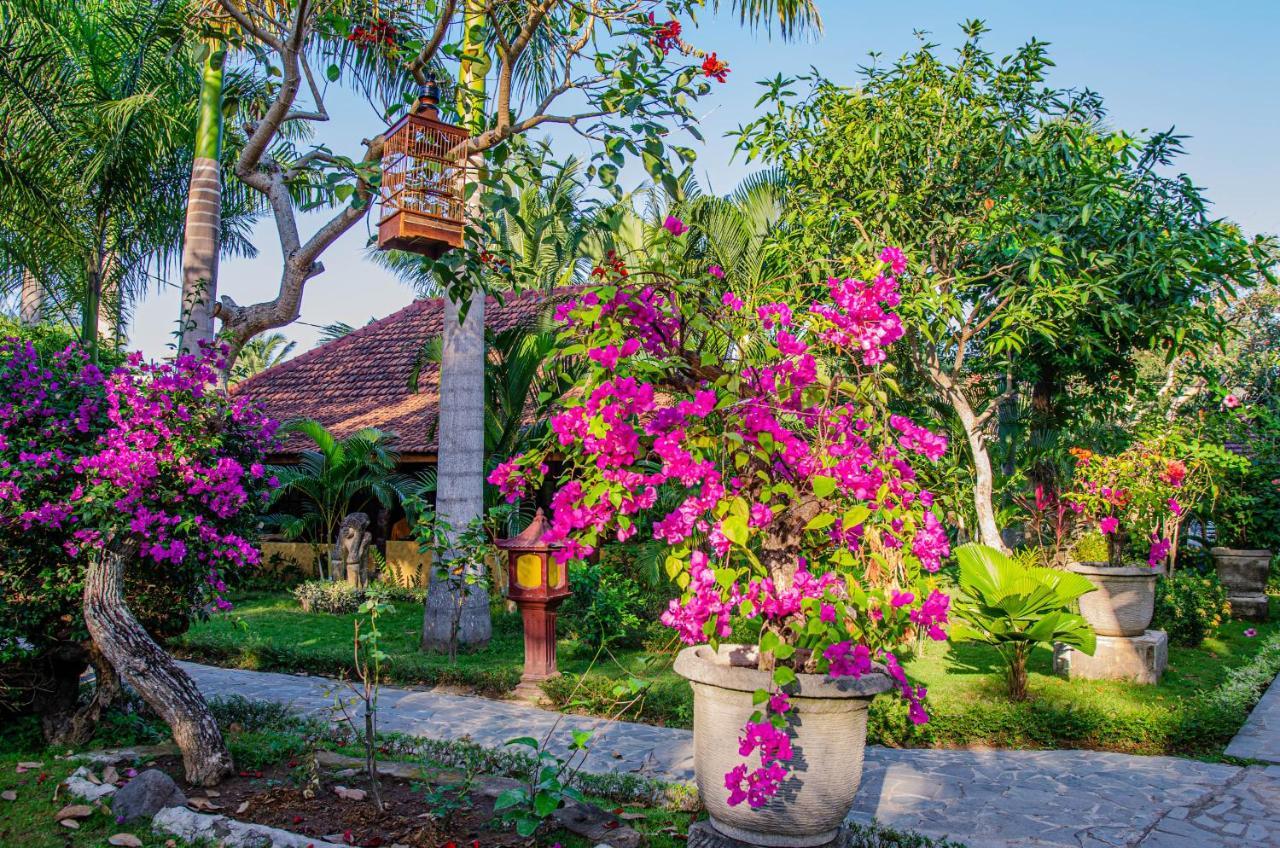 Stanley Lombok Hotell Mataram Exteriör bild